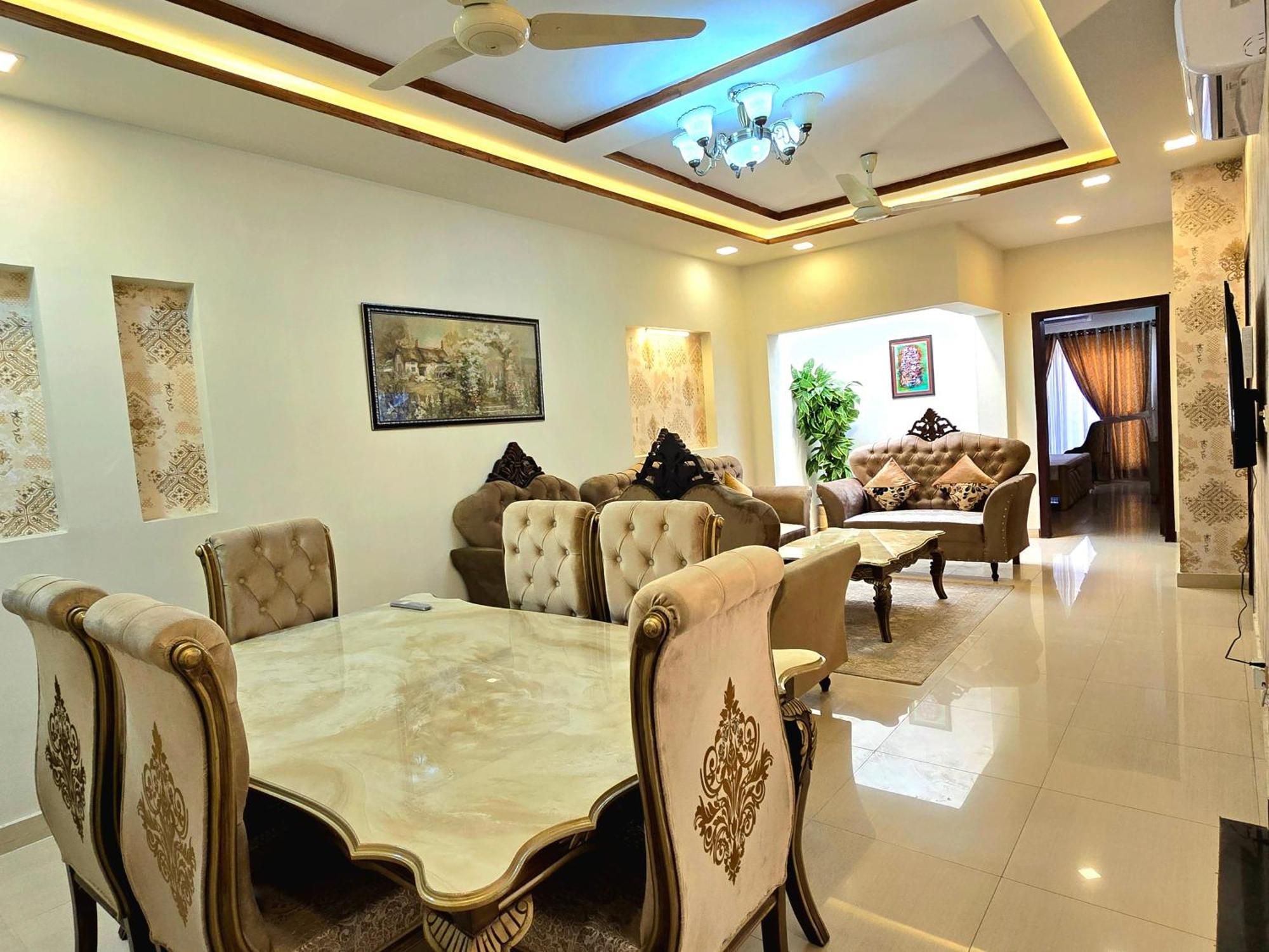 The Millenial Apartments & Suites Bahria Town Равалпінді Номер фото